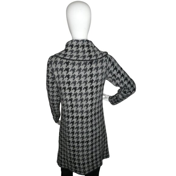 Tahari Women's Black White Checker Open Cape Sweater Size XS - Picture 4 of 7